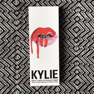 Kylie Lip Kit 22